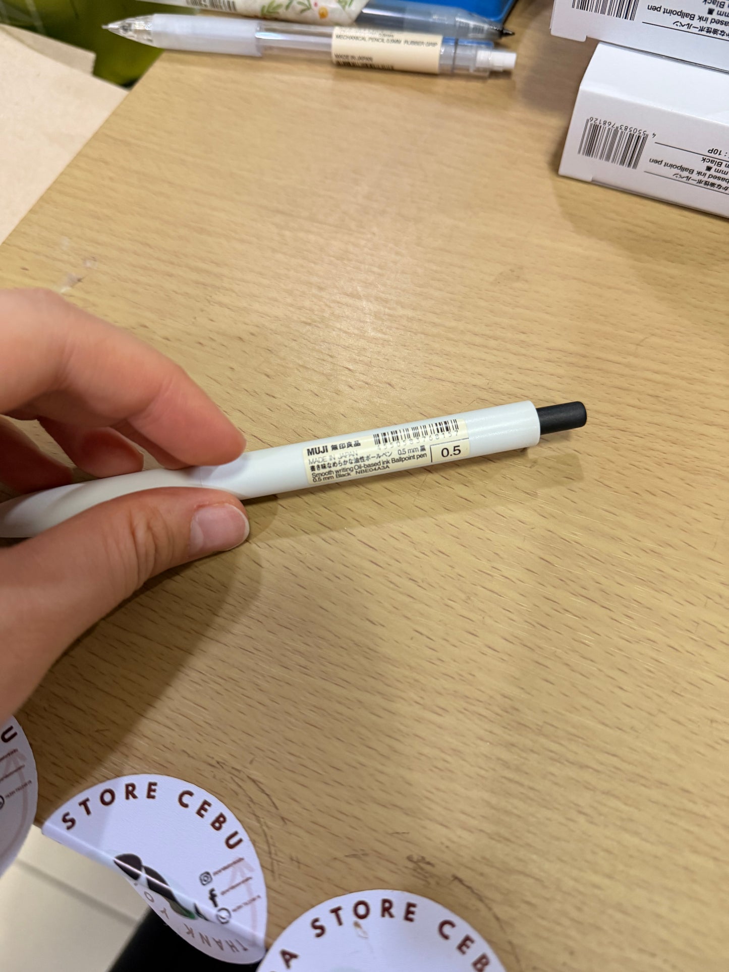 Smooth Writing Ballpoint Oil Based Pen