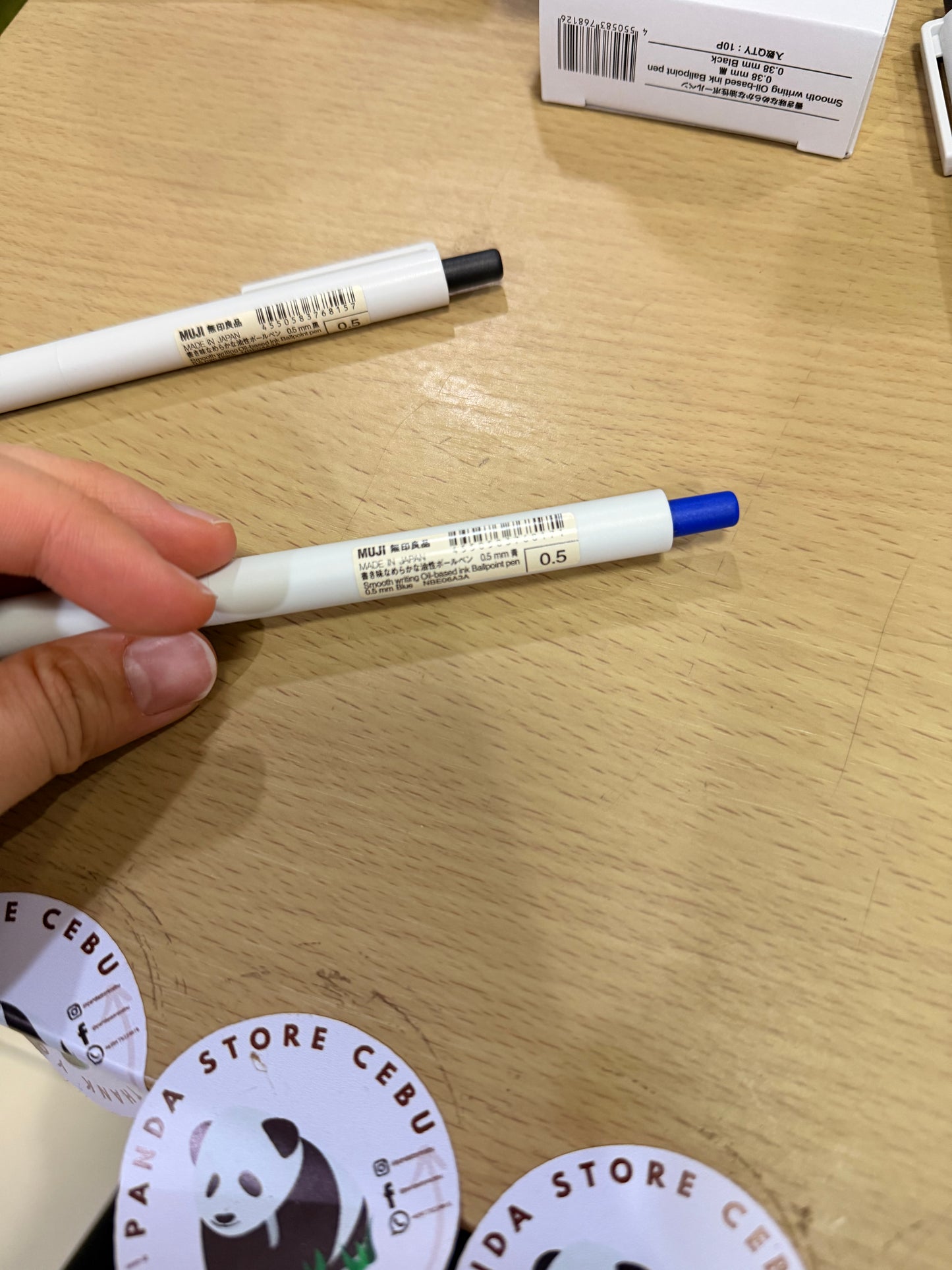 Smooth Writing Ballpoint Oil Based Pen